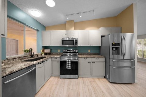 Casa en venta en Lady Lake, Florida, 2 dormitorios, 123.75 m2 № 2137685 - foto 16