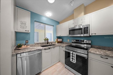 Casa en venta en Lady Lake, Florida, 2 dormitorios, 123.75 m2 № 2137685 - foto 15
