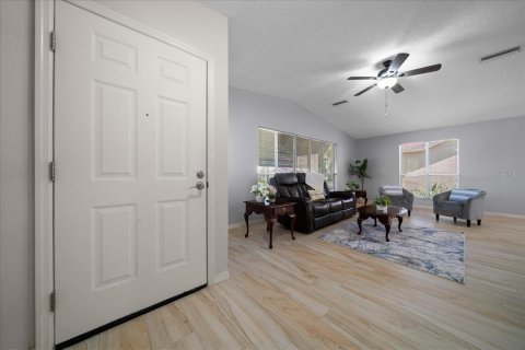 Casa en venta en Lady Lake, Florida, 2 dormitorios, 123.75 m2 № 2137685 - foto 6
