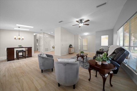 Casa en venta en Lady Lake, Florida, 2 dormitorios, 123.75 m2 № 2137685 - foto 10