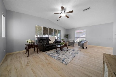 Casa en venta en Lady Lake, Florida, 2 dormitorios, 123.75 m2 № 2137685 - foto 9