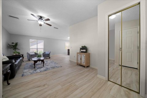 Casa en venta en Lady Lake, Florida, 2 dormitorios, 123.75 m2 № 2137685 - foto 7