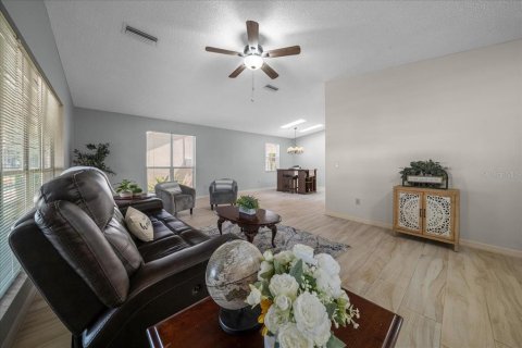 Casa en venta en Lady Lake, Florida, 2 dormitorios, 123.75 m2 № 2137685 - foto 8