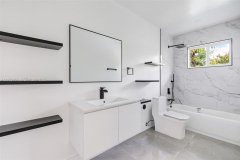 Villa ou maison à vendre à Fort Lauderdale, Floride: 3 chambres, 173.73 m2 № 1984199 - photo 22