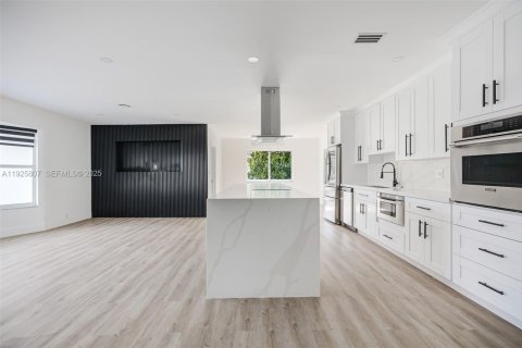 Villa ou maison à vendre à Fort Lauderdale, Floride: 3 chambres, 173.73 m2 № 1984199 - photo 11