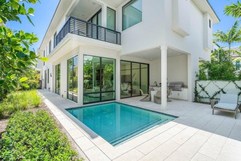 Townhouse in Delray Beach, Florida 4 bedrooms, 278.8 sq.m. № 2250371 - photo 2
