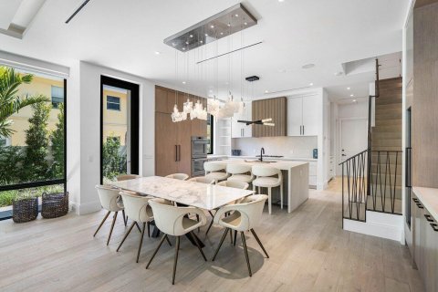 Townhouse in Delray Beach, Florida 4 bedrooms, 278.8 sq.m. № 2250371 - photo 8