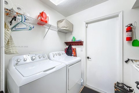 Casa en venta en Port St. Lucie, Florida, 3 dormitorios, 163.69 m2 № 1930891 - foto 28
