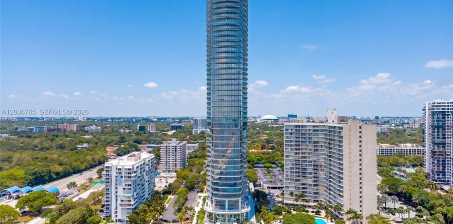 Condominio en Miami, Florida, 2 dormitorios  № 2261008