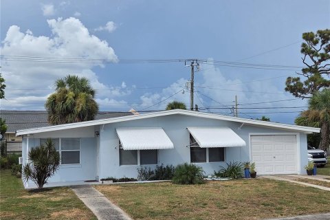 House in Port Charlotte, Florida 3 bedrooms, 92.34 sq.m. № 1869404 - photo 3