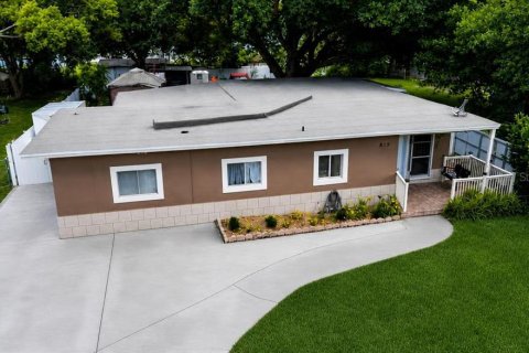 House in Orlando, Florida 3 bedrooms, 181.62 sq.m. № 2295043