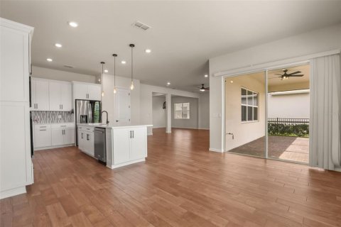 Casa en alquiler en Orlando, Florida, 5 dormitorios, 338.26 m2 № 2156246 - foto 23