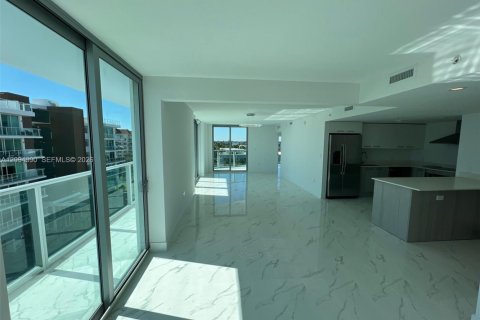 Appartement à louer à Bay Harbor Islands, Floride: 1 chambre, 99.87 m2 № 2386913 - photo 2