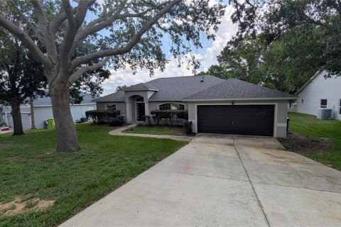 House in Minneola, Florida 3 bedrooms, 173.73 sq.m. № 2120337 - photo 4