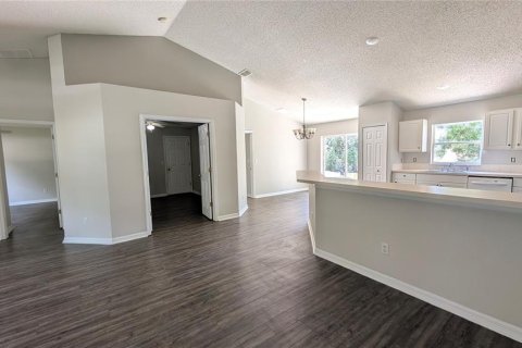 House in Minneola, Florida 3 bedrooms, 173.73 sq.m. № 2120337 - photo 8