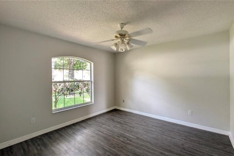 House in Minneola, Florida 3 bedrooms, 173.73 sq.m. № 2120337 - photo 18