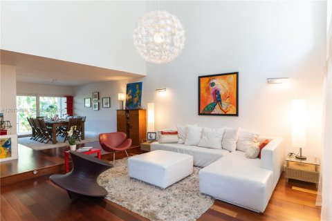 Villa ou maison à louer à Coral Gables, Floride: 4 chambres, 259.94 m2 № 2076329 - photo 2