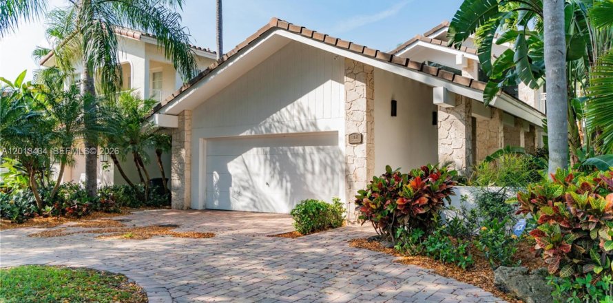 Villa ou maison à Coral Gables, Floride 4 chambres, 259.94 m2 № 2076329