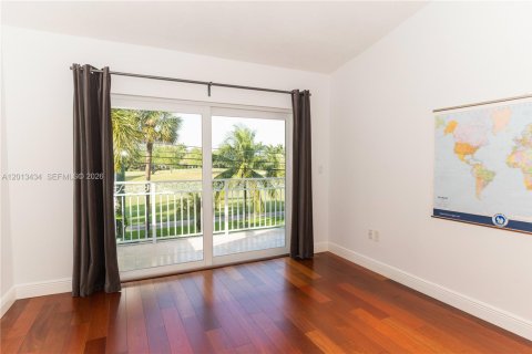 Villa ou maison à louer à Coral Gables, Floride: 4 chambres, 259.94 m2 № 2076329 - photo 12