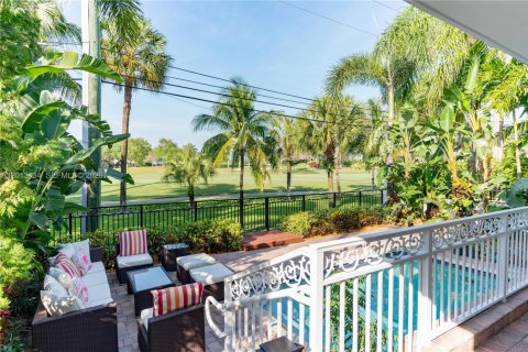 Villa ou maison à louer à Coral Gables, Floride: 4 chambres, 259.94 m2 № 2076329 - photo 7