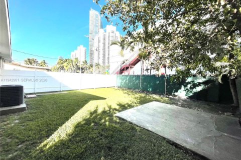 Adosado en alquiler en Sunny Isles Beach, Florida, 3 dormitorios, 111.48 m2 № 2059969 - foto 18