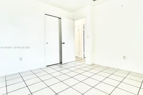 Adosado en alquiler en Sunny Isles Beach, Florida, 3 dormitorios, 111.48 m2 № 2059969 - foto 11