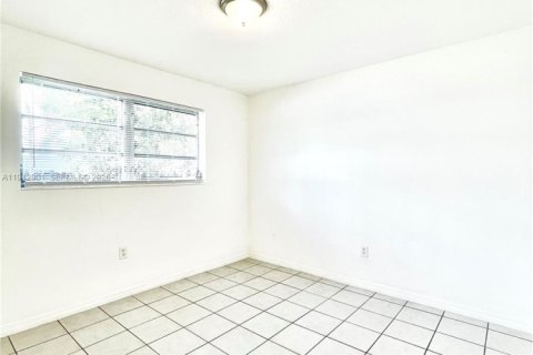 Adosado en alquiler en Sunny Isles Beach, Florida, 3 dormitorios, 111.48 m2 № 2059969 - foto 10