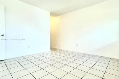 Adosado en alquiler en Sunny Isles Beach, Florida, 3 dormitorios, 111.48 m2 № 2059969 - foto 15