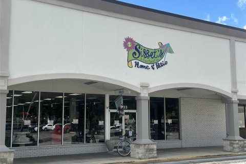Propiedad comercial en alquiler en Gainesville, Florida, 464.51 m2 № 1856312 - foto 1