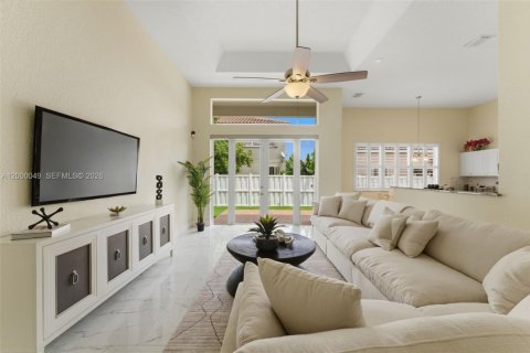 Купить виллу или дом в Мирамар, Флорида 5 спален, 248.05м2, № 2065762 - фото 2