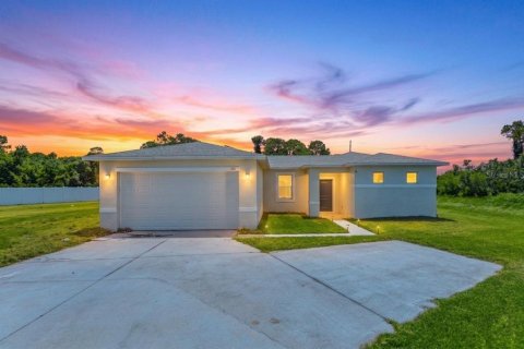 Villa ou maison à vendre à Poinciana, Floride: 4 chambres, 134.71 m2 № 2315221 - photo 4