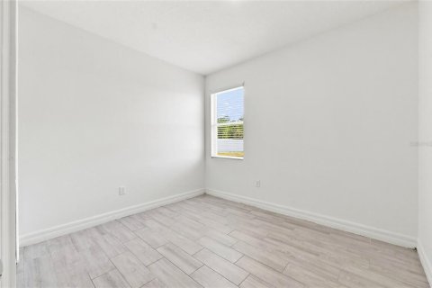 Villa ou maison à vendre à Poinciana, Floride: 4 chambres, 134.71 m2 № 2315221 - photo 15