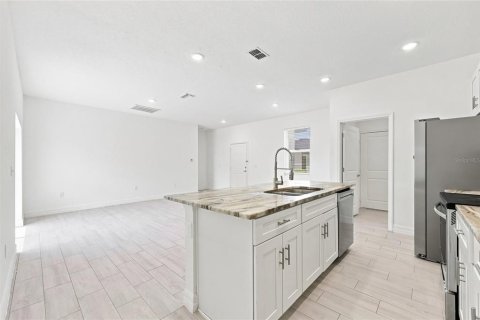 Villa ou maison à vendre à Poinciana, Floride: 4 chambres, 134.71 m2 № 2315221 - photo 27