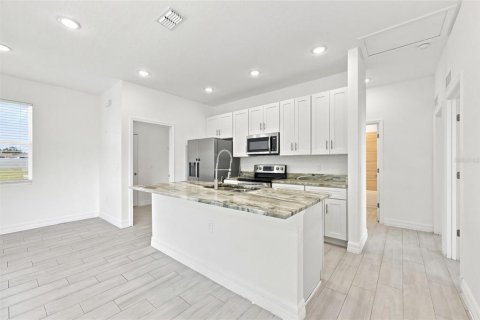 Villa ou maison à vendre à Poinciana, Floride: 4 chambres, 134.71 m2 № 2315221 - photo 9