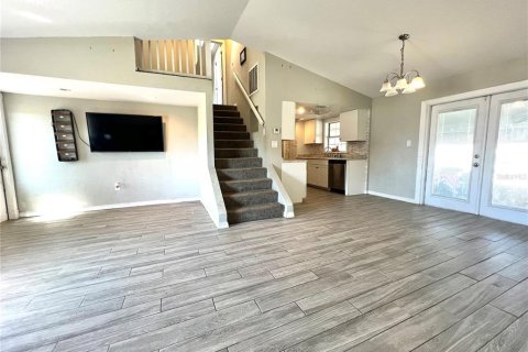 House in Port Charlotte, Florida 3 bedrooms, 137.68 sq.m. № 1516098 - photo 7