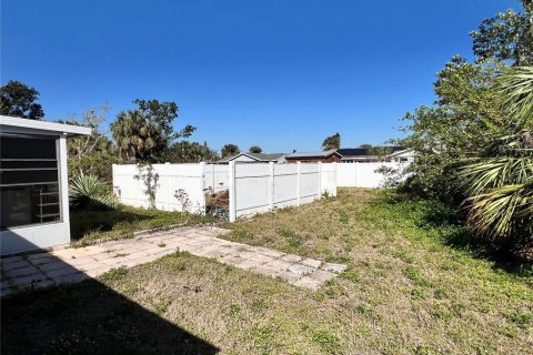 House in Port Charlotte, Florida 3 bedrooms, 137.68 sq.m. № 1516098 - photo 28
