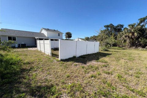 House in Port Charlotte, Florida 3 bedrooms, 137.68 sq.m. № 1516098 - photo 30
