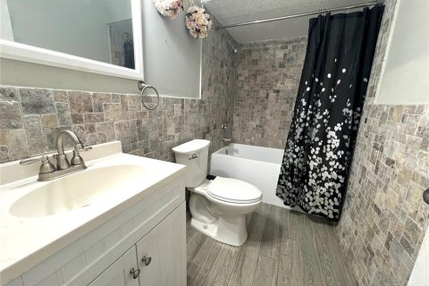 House in Port Charlotte, Florida 3 bedrooms, 137.68 sq.m. № 1516098 - photo 14