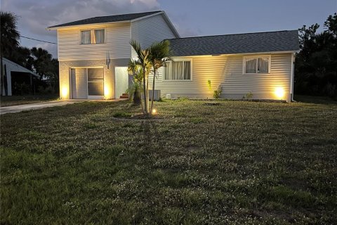 House in Port Charlotte, Florida 3 bedrooms, 137.68 sq.m. № 1516098 - photo 3