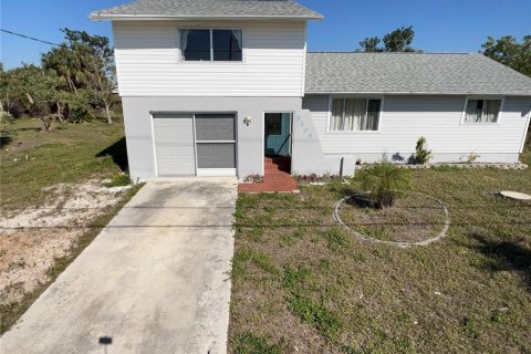 House in Port Charlotte, Florida 3 bedrooms, 137.68 sq.m. № 1516098 - photo 2
