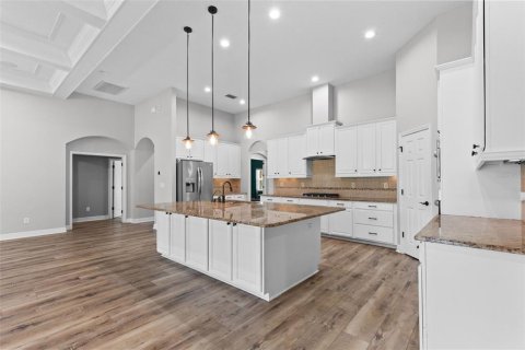 House in Wesley Chapel, Florida 5 bedrooms, 346.43 sq.m. № 2313052 - photo 18