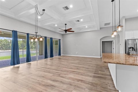 House in Wesley Chapel, Florida 5 bedrooms, 346.43 sq.m. № 2313052 - photo 20