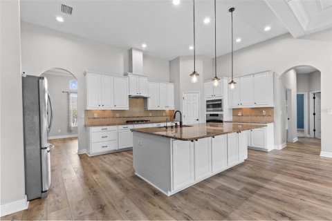 House in Wesley Chapel, Florida 5 bedrooms, 346.43 sq.m. № 2313052 - photo 16