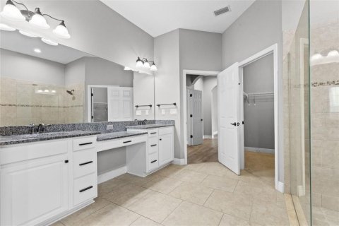 House in Wesley Chapel, Florida 5 bedrooms, 346.43 sq.m. № 2313052 - photo 27