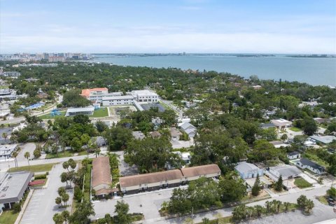 Adosado en alquiler en Sarasota, Florida, 2 dormitorios, 111.48 m2 № 1837287 - foto 11