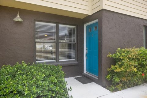 Adosado en alquiler en Sarasota, Florida, 2 dormitorios, 111.48 m2 № 1837287 - foto 1