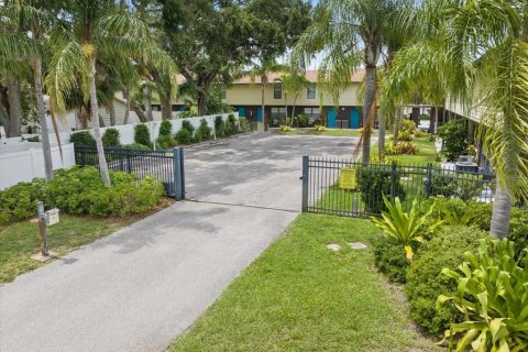 Adosado en alquiler en Sarasota, Florida, 2 dormitorios, 111.48 m2 № 1837287 - foto 8