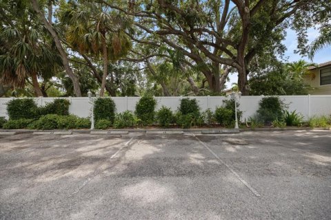 Adosado en alquiler en Sarasota, Florida, 2 dormitorios, 111.48 m2 № 1837287 - foto 10