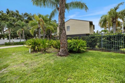 Adosado en alquiler en Sarasota, Florida, 2 dormitorios, 111.48 m2 № 1837287 - foto 9