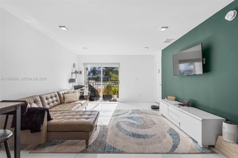 Купить кондоминиум в Майами-Бич, Флорида 2 спальни, 68.75м2, № 2066197 - фото 8